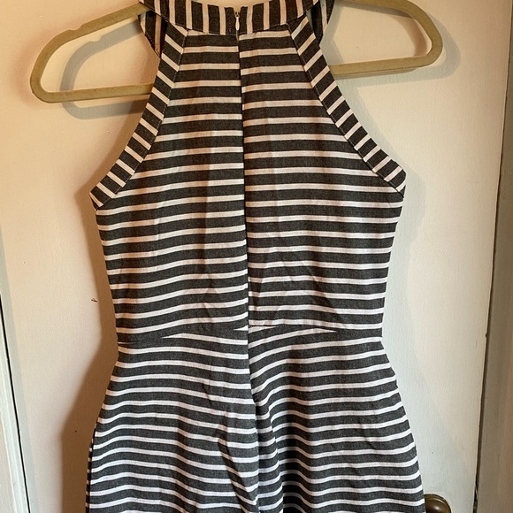 Striped Halter Sleeveless Jumpsuit With Pockets SZ Small - Picture 6 of 9